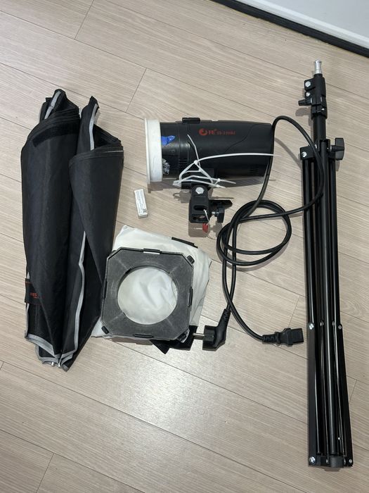 Falcon Eyes SS-250BJ — студийная импульсная вспышка