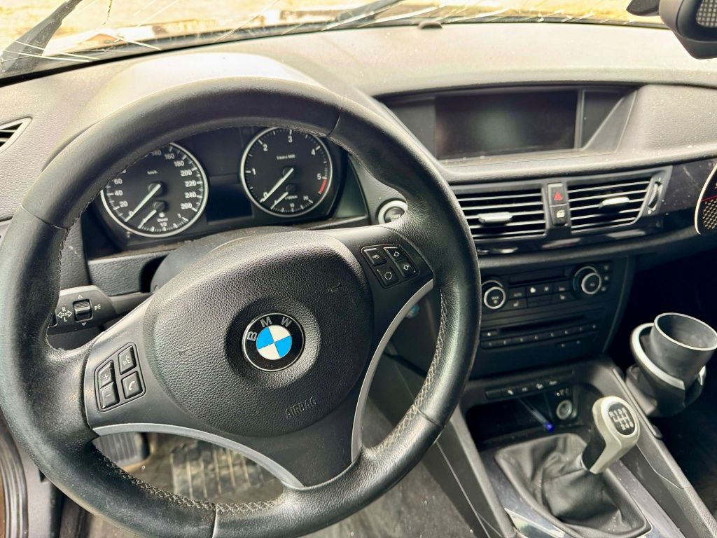 Dezmembrez BMW X1 motor 2.0 cutie manuala 4x4 volan stânga
