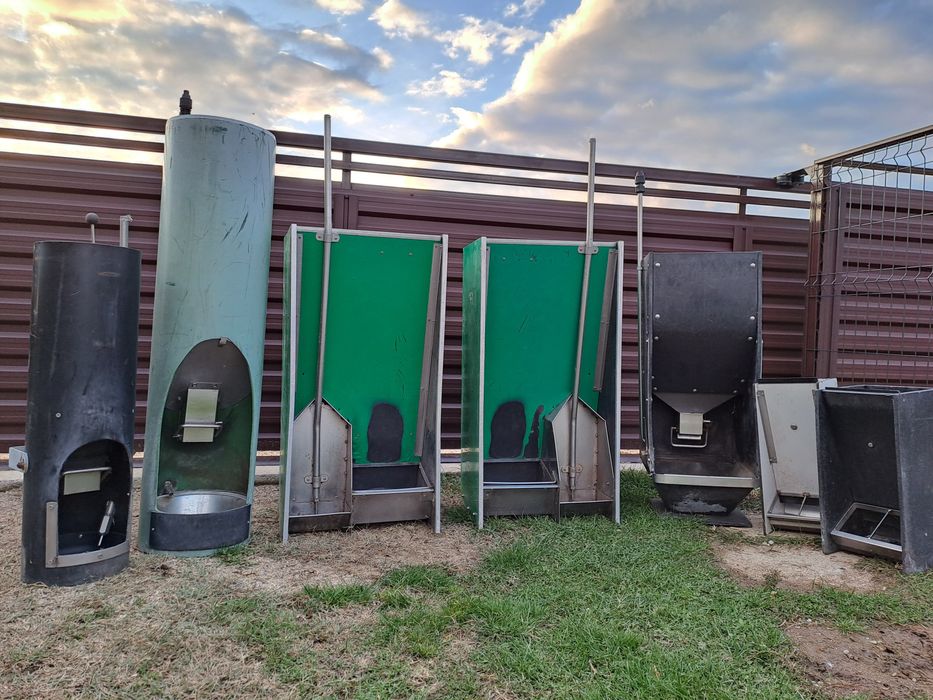 Hrănitoare semiautomate , boxa fatare , grătare 60x40