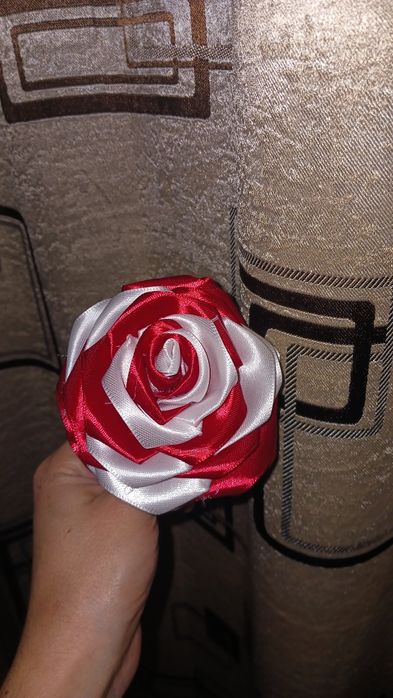 Trandafiri din satin