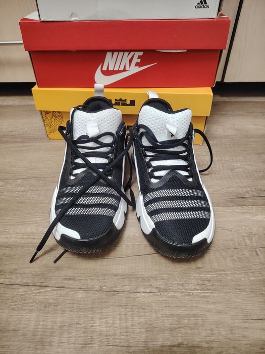 Adidași Adidas, în stare foarte bună