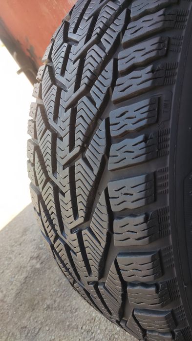 4бр. зимни гуми 225/50/17 Tigar Winter, dot23 
dot23
8+mm
Добро състоя
