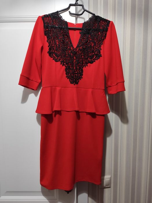 Платья новые с этикеткой 46-48р