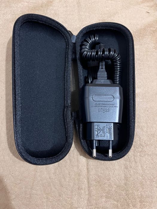 ЧИСТО НОВА Самобръсначка Braun Series 3