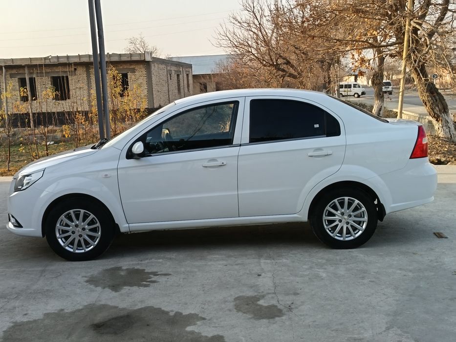 Neksiya 3 avtomashinasi