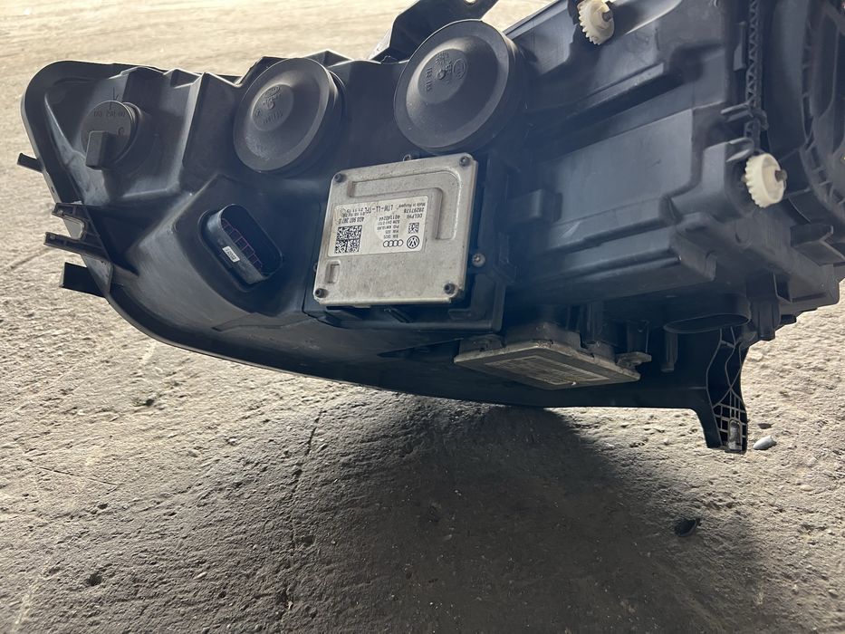 Far dreapta bixenon adaptiv Audi A6 C7 4G europa cod 4G0941044J