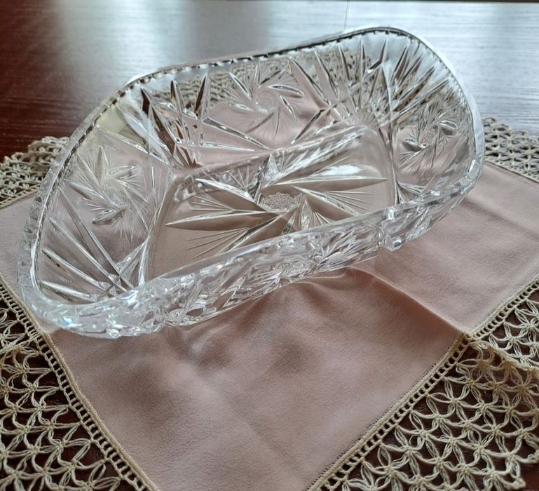 Кристални купички с красиви орнаменти