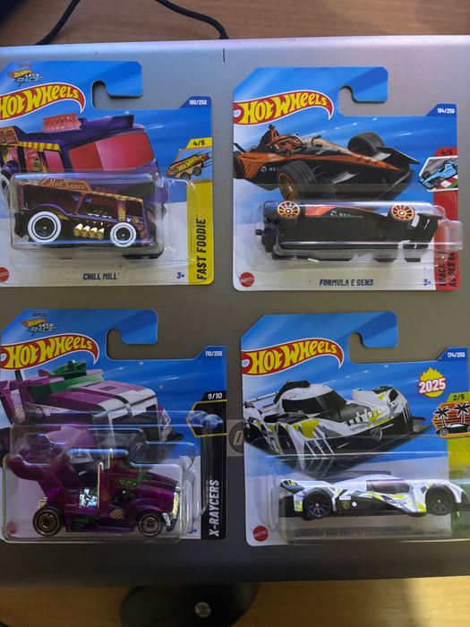 Hot wheels колички