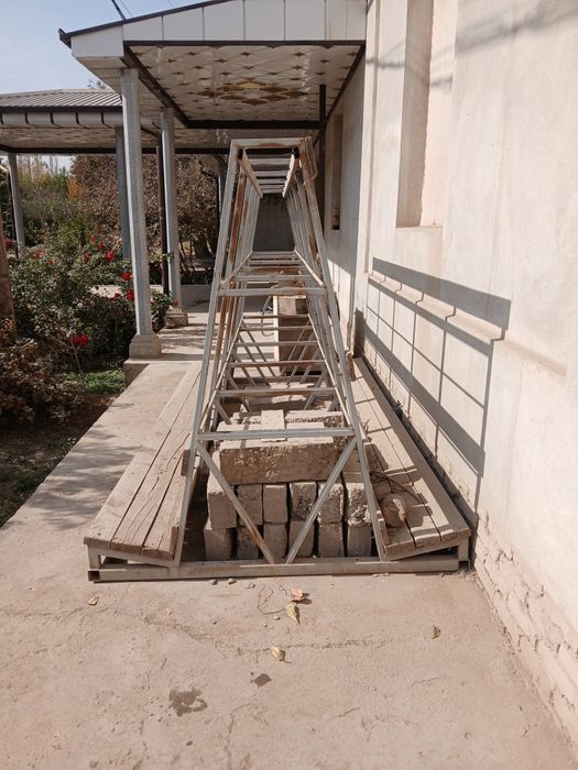 Peramida oyna tashish uchun