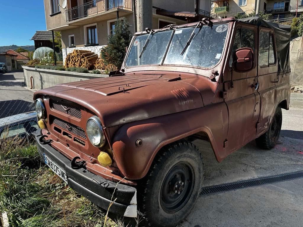 Продавам запазен Uaz 469