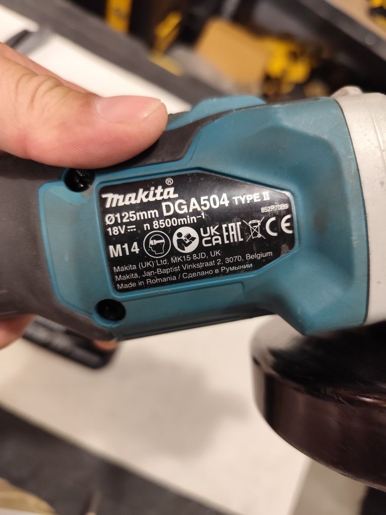 Безчетков акумулаторен ъглошлайф Макита Makita DGA 504 + 5Ah