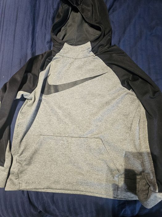 Лот за момче .Имам още доста много неща омалели са ни при интерес пише