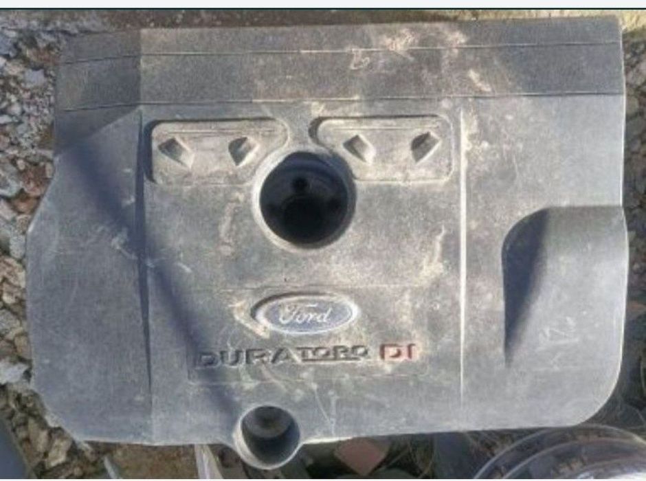 Capac la motor , Mondeo 3,asigur expedierea coletului avantajos la ori
