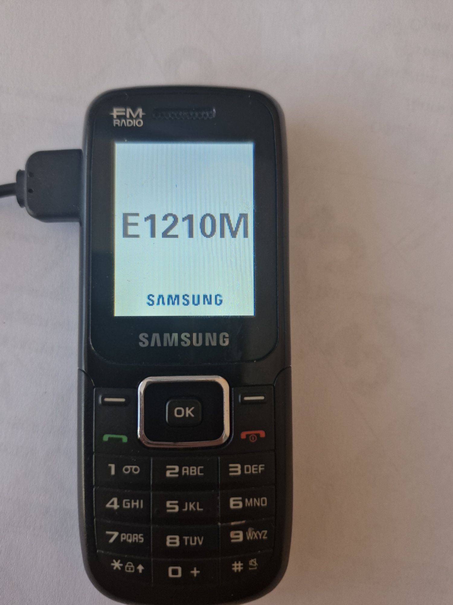 Продавам телефон Самсунг