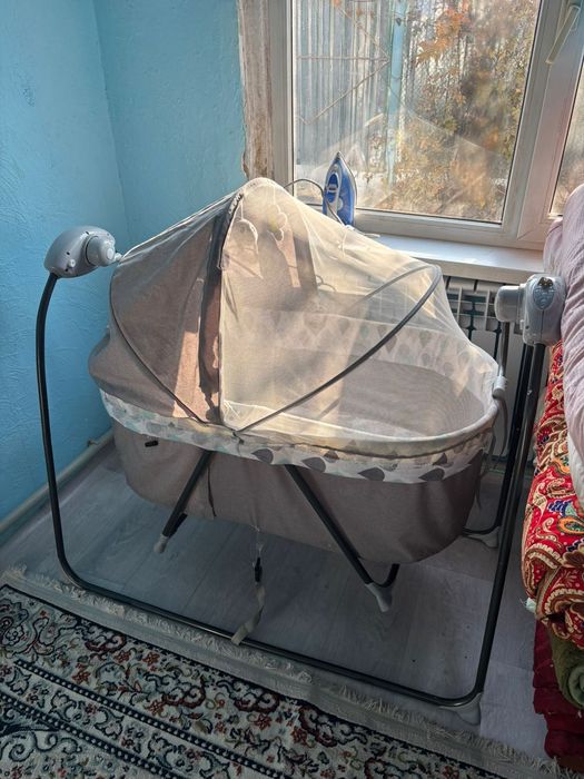 Манеж кровать, для детей от 0до 3-х лет