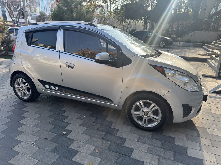 Срочно продаю Спарк 2014 года