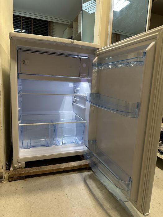 Продам мини холодильник Бирюса