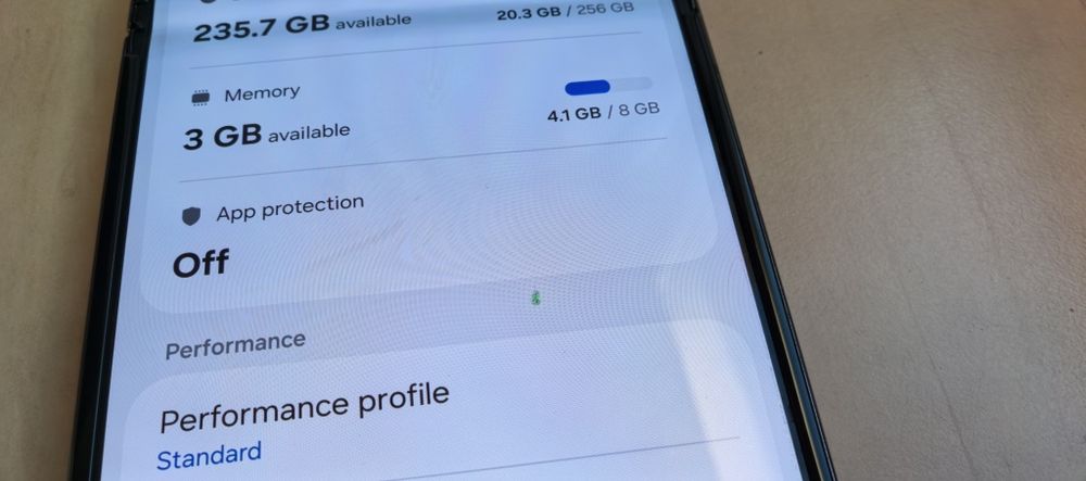 Samsung Galaxy Z Flip 4--258GB/8GB--Estetic 10 din 10 / Functional 9