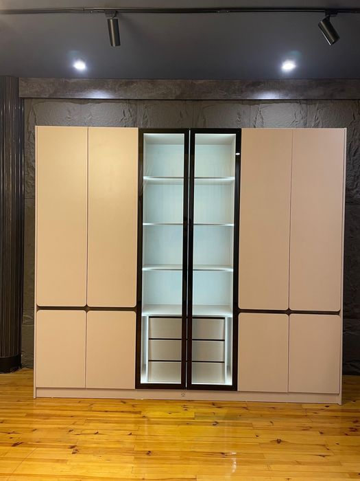 Шкафы в наличий качество отличное заводской