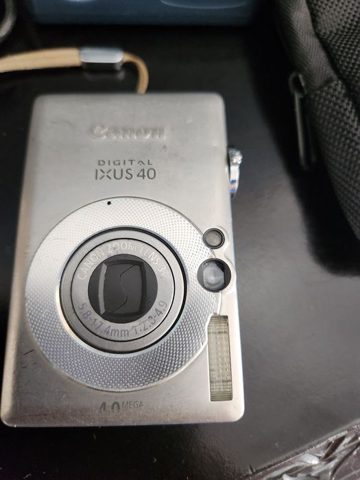 Cameră foto video CANON Ixus 40,perfect funcțională.