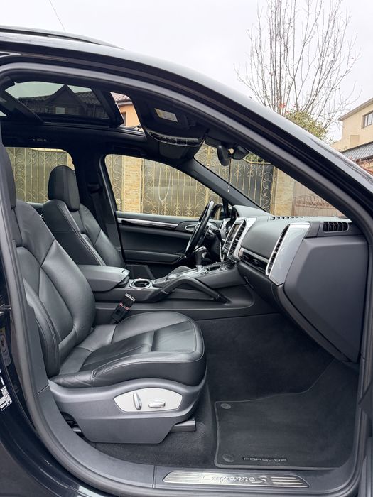 Porsche Cayenne 3.0 Benzină S E-Hybrid 416 CP. 2015