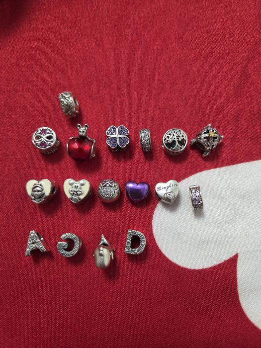 Charmuri pandora originale.Sunt ca si noi!!!