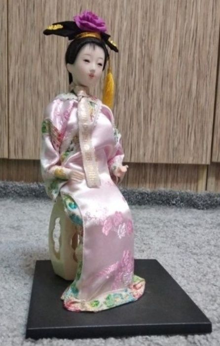 Японская статуэтка .