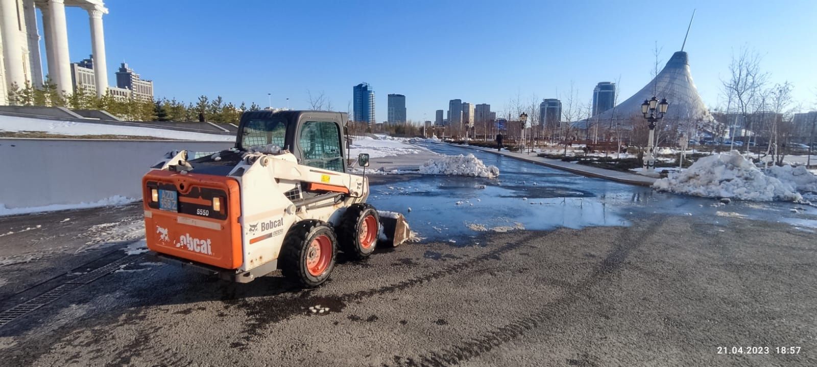 Аренда минипогрузчик, услуги минипогрузчика МКСМ бобкат бобкэт bobcat