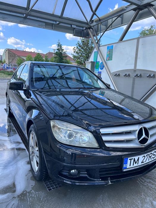 Vând mercedes C180