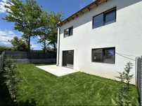 Vand Schimb casa moderna 4 camere cartier rezidential parcare curte