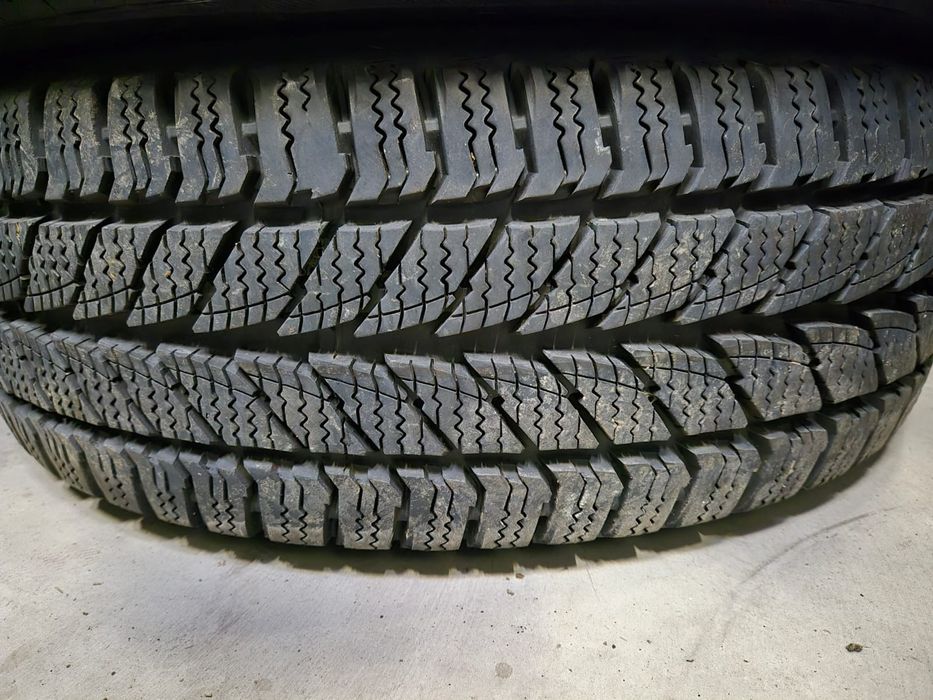 4 anvelope iarna Uniroyal 205 70 15C ca și noi