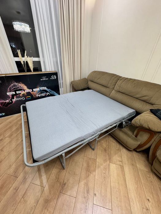 Продаю Диван почти новый