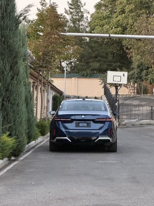 Bmw i5 350 L M sport. 2024г машина свежая с хорошей резиной от Michell