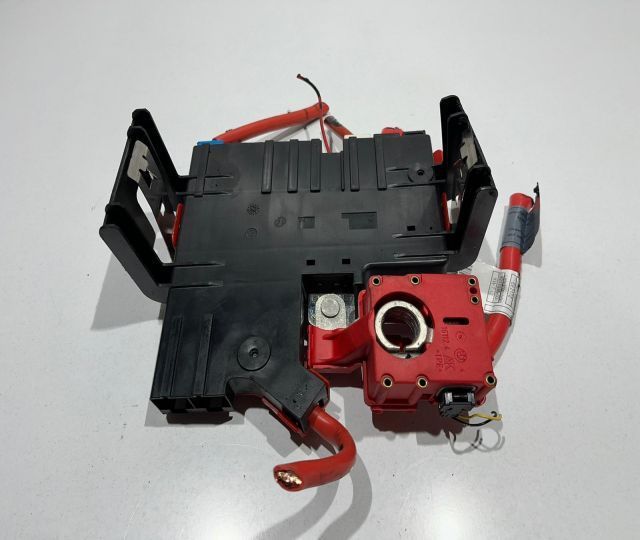 Borna baterie plus 924049002 BMW Seria 5 F10 [2009 - 2013]