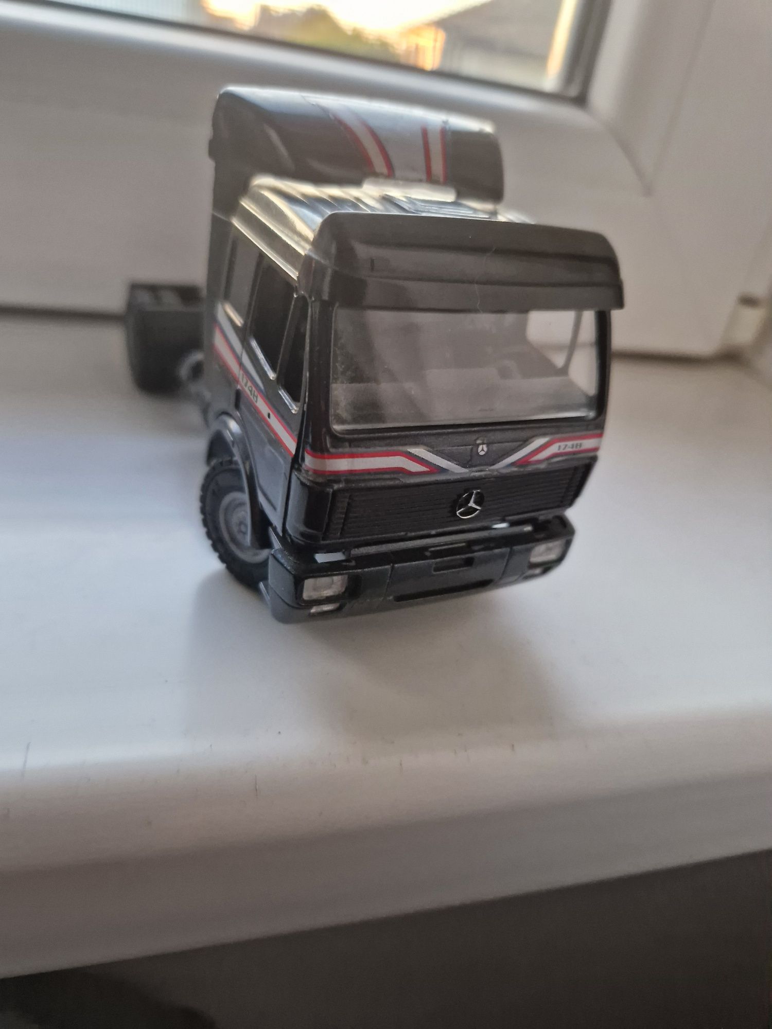 Mercedes camion NZG 1/43