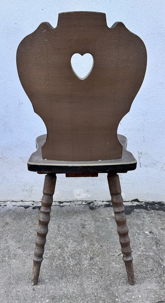 Set 2 scaune rustice spatar inimioara pictate