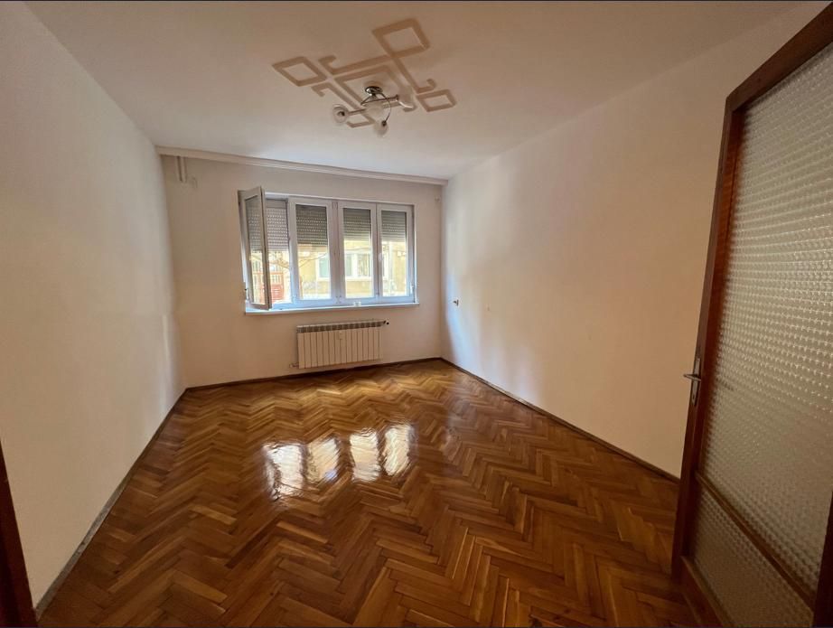 Дава се под наем Двустаен апартамент в София, Център - 88 кв.м за 600 € - Снимка #5