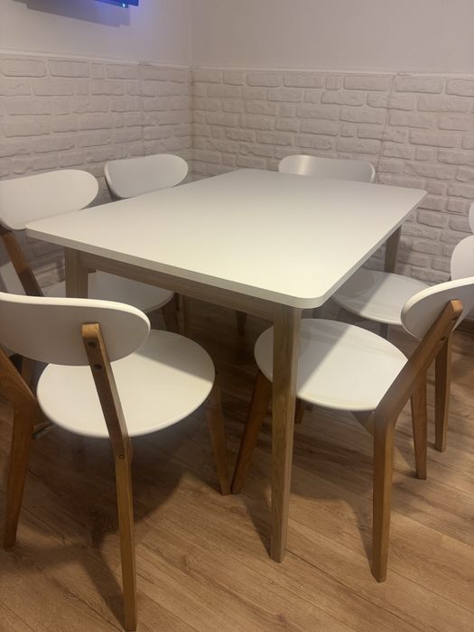 Комплект маса със столове