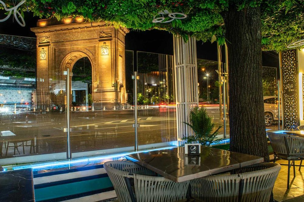 OFERTA Vanzare afacere - restaurant utilat cu predare contract chirie