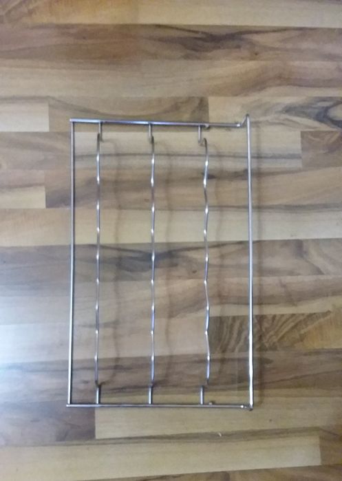 Полка для бутылок в холодильнике