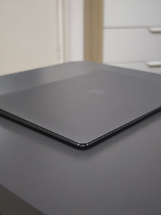 MacBook Air 13" 2020 i3