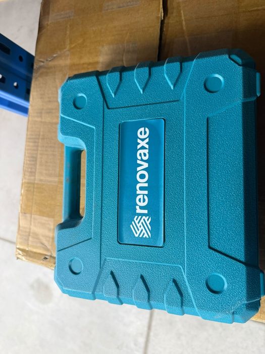 Бормашина с двойна батерия и безчетков мотор