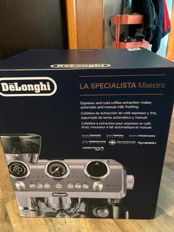 Кофеварка рожковая DeLonghi La Specialista Opera EC9555.M