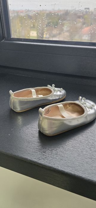 Balerini argintii fetite