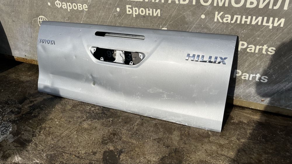 Багажна врата на пикап Toyota Hilux 2015-