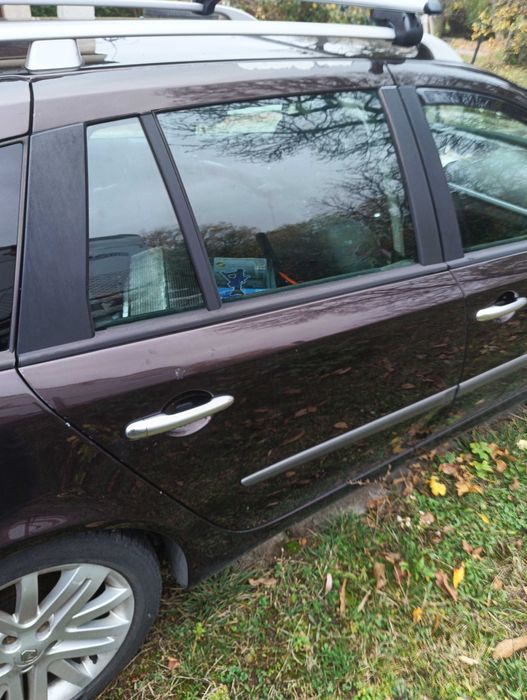 Рено Лагуна 2 2.0Т с газ