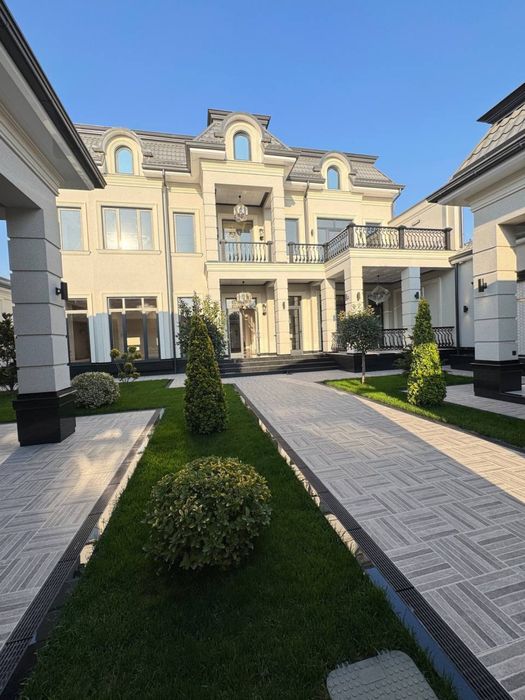 Продается Шикарный дом 7 соток с новым ремонтом ор.р Центр Луначарский