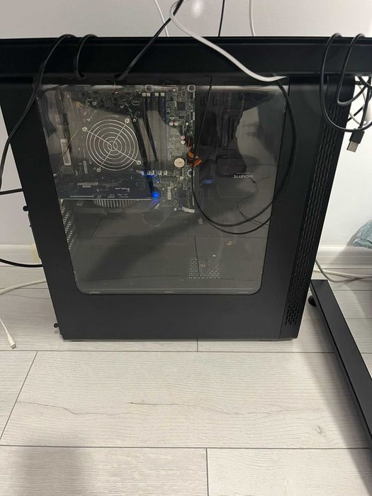Vând PC gaming (placă video GTX, Intel i7, RAM 16GB) pt jocuri scoala