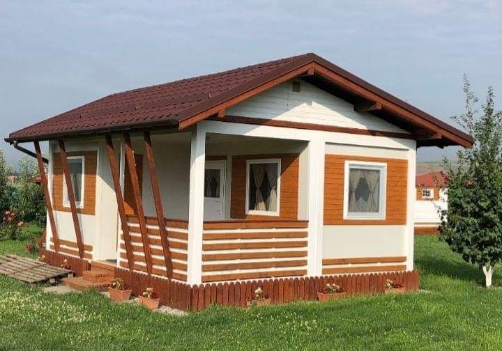 Vând casa pe structură metalică 6 x 4 preț 3.500 de euro
