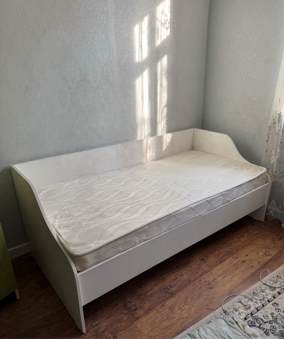 Кровать 1,8 м с ортопедическим матрасом